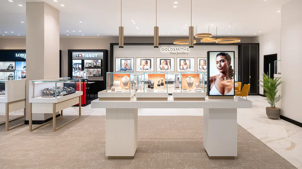 Goldsmiths jewellery displays at 82 Bond Street Chelmsford.